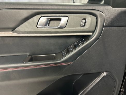 Used 2025 Ford Explorer ST-Line w/ ST-Line Street Pack image 14