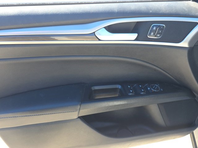 Used 2019 Ford Fusion SEL FWD image 14