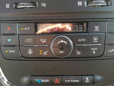 Used 2019 Dodge Grand Caravan GT image 26