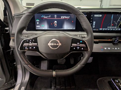 Used 2023 Nissan Ariya AWD image 16