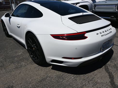 Used 2018 Porsche 911 GT3 RS image 11