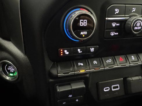 Used 2021 Chevrolet Silverado 1500 LTZ AWD/4WD image 33