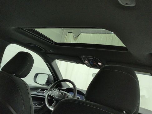 Used 2025 Jeep Grand Cherokee Laredo X w/ Luxury Tech Group I image 23