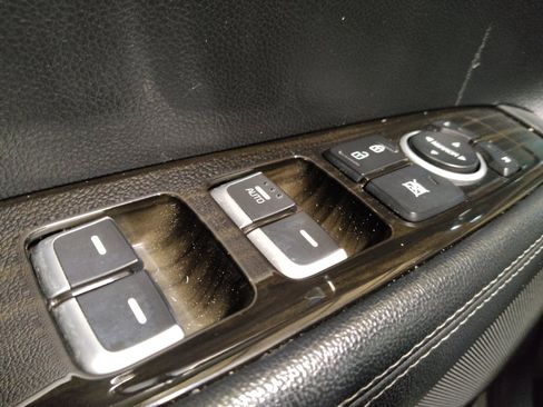 Used 2020 Kia Sorento AWD V6 image 27