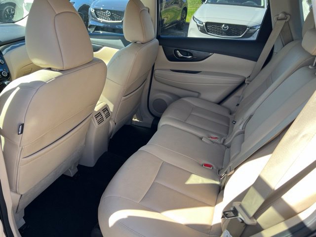 Used 2016 Nissan Rogue SL w/ SL Premium Package FWD image 26
