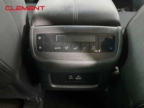 Used 2024 Nissan Pathfinder SV FWD image 33