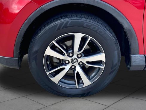 Used 2017 Toyota RAV4 XLE AWD/4WD image 11