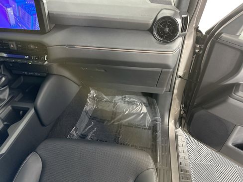 Used 2024 Toyota Land Cruiser image 33