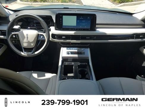 New 2026 Lincoln Aviator 2WD image 17