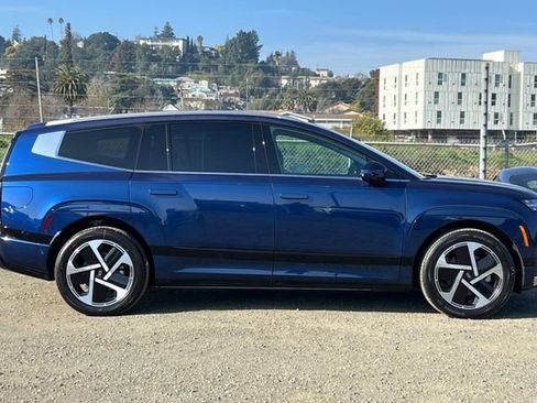 New 2026 Hyundai Ioniq 9 Calligraphy image 5