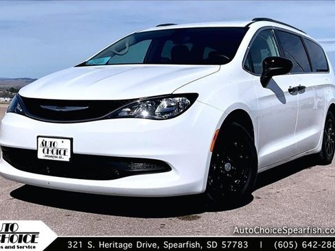 Used 2021 Chrysler Voyager Lxi FWD image 1