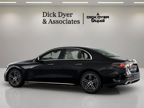 Used 2025 Mercedes-Benz E 350 Sedan image 21