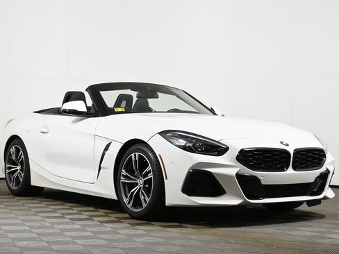 Certified 2024 BMW Z4 sDrive30i w/ Premium Package image 17