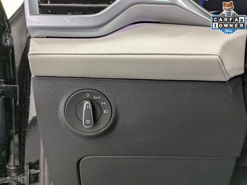 Used 2025 Volkswagen Taos SEL w/ Black Wheel Plus Package image 22