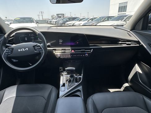 Certified 2023 Kia Niro EX FWD image 20