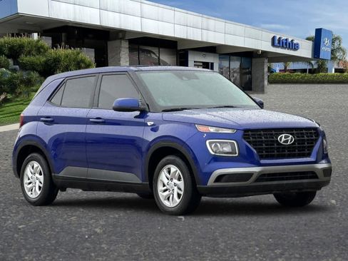 Certified 2022 Hyundai Venue SE image 10