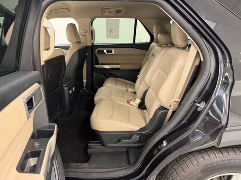 Used 2020 Ford Explorer XLT w/ Equipment Group 202A AWD/4WD image 20