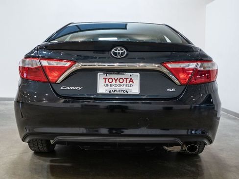 Used 2017 Toyota Camry SE w/ Moonroof Package image 8