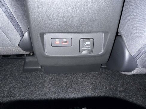 Used 2024 Nissan Frontier SV w/ SV Convenience Package image 19