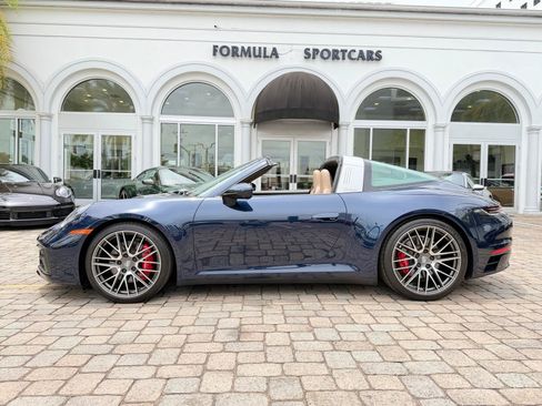 Used 2022 Porsche 911 Targa 4S AWD/4WD image 18