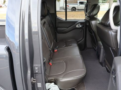 Used 2015 Nissan Frontier PRO-4X image 21