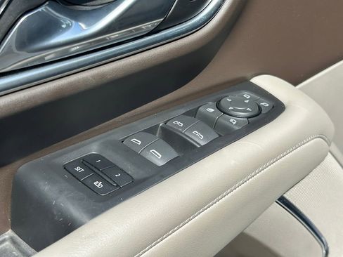 Used 2021 Chevrolet Tahoe LT w/ LT Signature Package RWD image 25