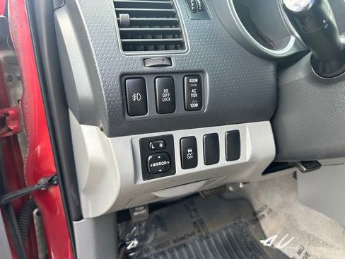 Used 2011 Toyota Tacoma PreRunner w/ TRD Off-Road Pkg image 13