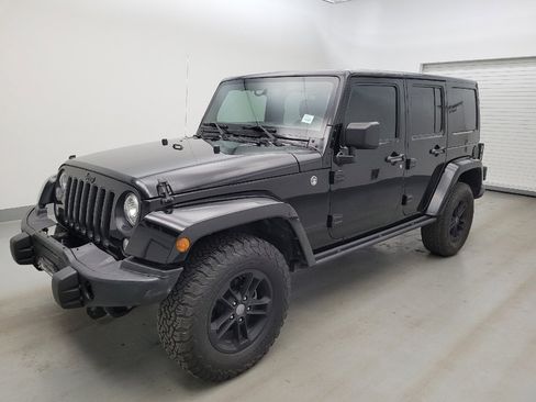 Used 2017 Jeep Wrangler Unlimited Sahara AWD/4WD image 2