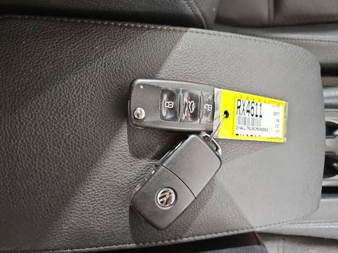 Used 2012 Volkswagen Jetta TDI FWD image 27