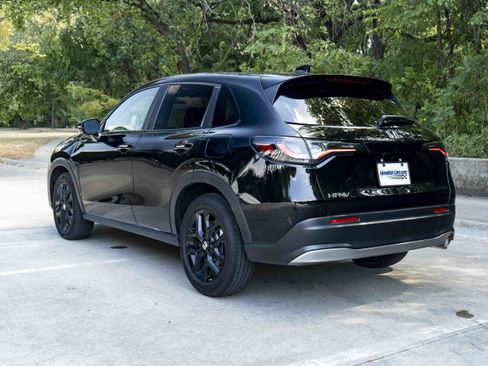 Used 2025 Honda HR-V Sport image 7