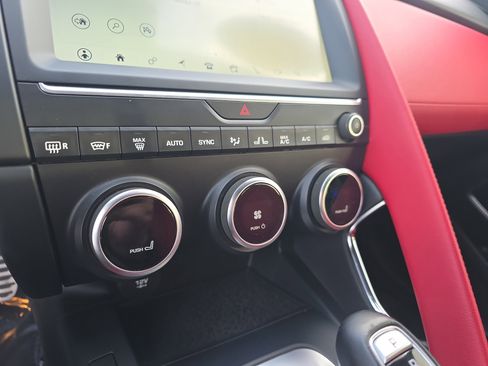 Used 2020 Jaguar E-PACE R-Dynamic HSE image 26