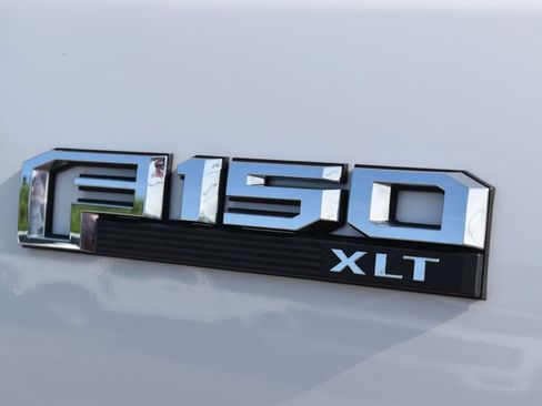 Used 2018 Ford F150 XLT w/ Equipment Group 302A Luxury AWD/4WD image 5