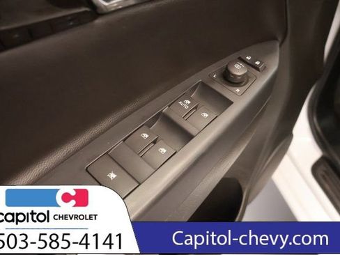 Used 2014 Chevrolet Captiva Sport LT w/ Convenience Package FWD image 11