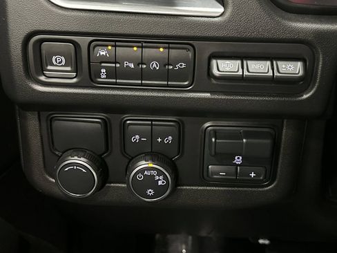 Used 2021 Chevrolet Tahoe High Country w/ Premium Package RWD image 34