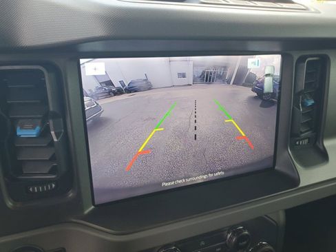 Certified 2024 Ford Bronco Black Diamond image 20