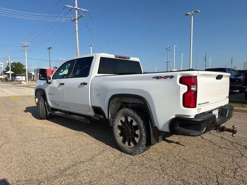 Used 2020 Chevrolet Silverado 2500 Custom w/ Custom Value Package AWD/4WD image 4