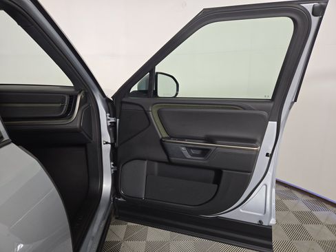 Used 2025 Rivian R1S Adventure AWD/4WD image 18