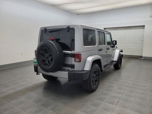 Used 2017 Jeep Wrangler Unlimited Sahara w/ Connectivity Group AWD/4WD image 9