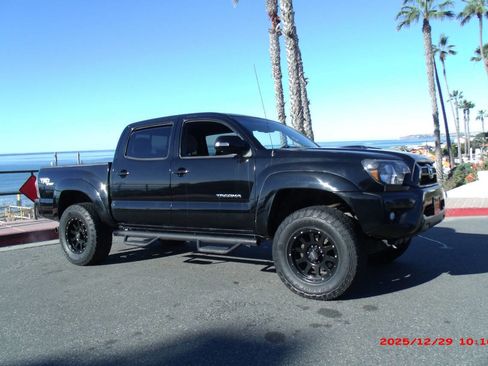 Used 2013 Toyota Tacoma PreRunner image 8