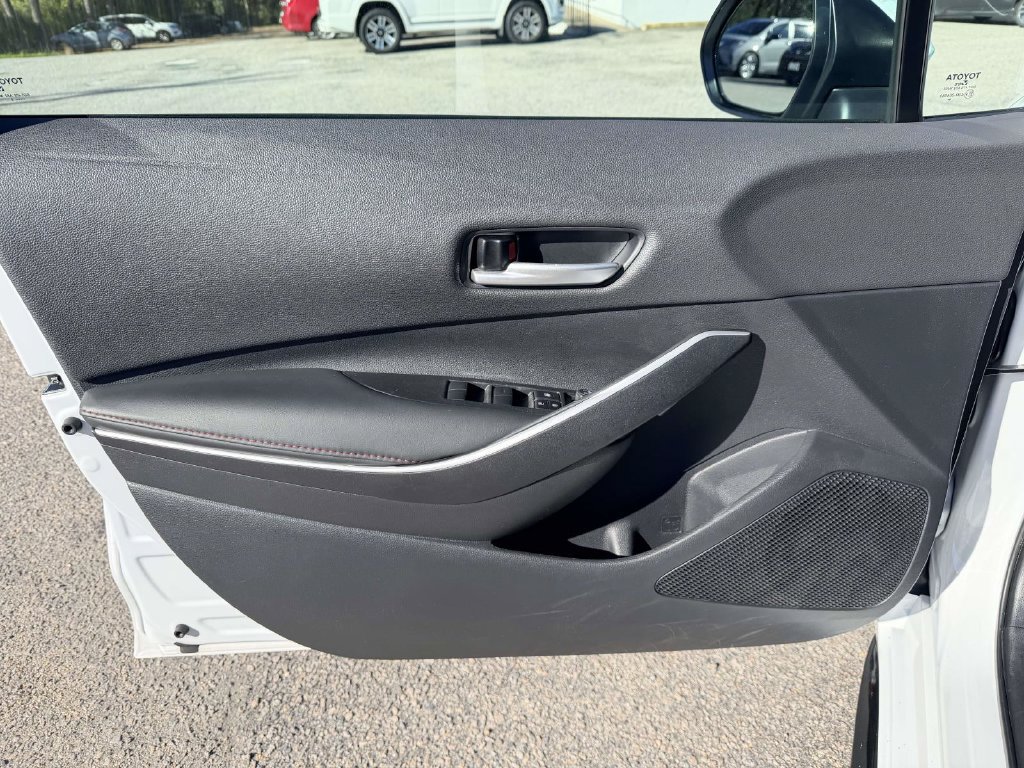 Certified 2025 Toyota Corolla SE w/ SE Premium Package FWD image 17