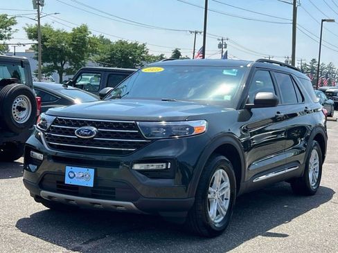 Used 2023 Ford Explorer XLT w/ Equipment Group 202A AWD/4WD image 4