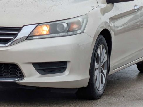 Used 2013 Honda Accord LX image 10