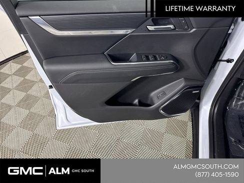New 2026 GMC Acadia Elevation w/ Elevation Premium Package FWD image 12