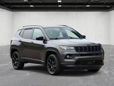 Certified 2023 Jeep Compass Latitude w/ Convenience Group AWD/4WD image 7