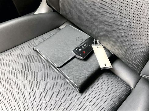 Used 2023 Volkswagen ID.4 Pro S image 10