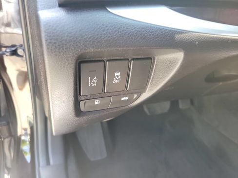 Used 2017 Acura TLX w/ Technology Package FWD image 19