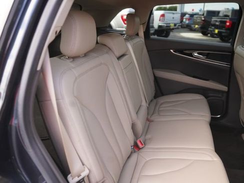 Used 2023 Lincoln Nautilus FWD image 16