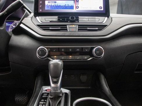 Used 2023 Nissan Altima 2.5 SV w/ SV Premium Package image 23