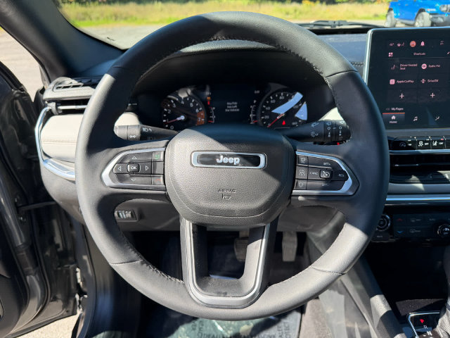 Used 2023 Jeep Compass Limited AWD/4WD image 12