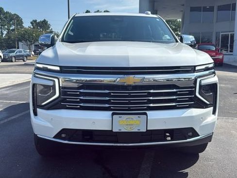 Used 2025 Chevrolet Tahoe Premier RWD image 2